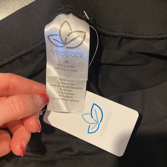 Yogipace 29” Petite woman travel pant NWT - Picture 3 of 6